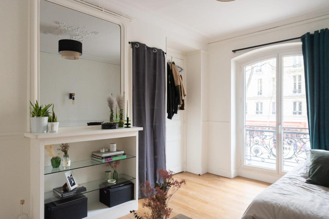 Bright Studio Near The Center Of Appartement